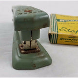 Vintage ARROW STAPLER & S-25 2400 Staples Genuine No 25 Avocado Green 1960's